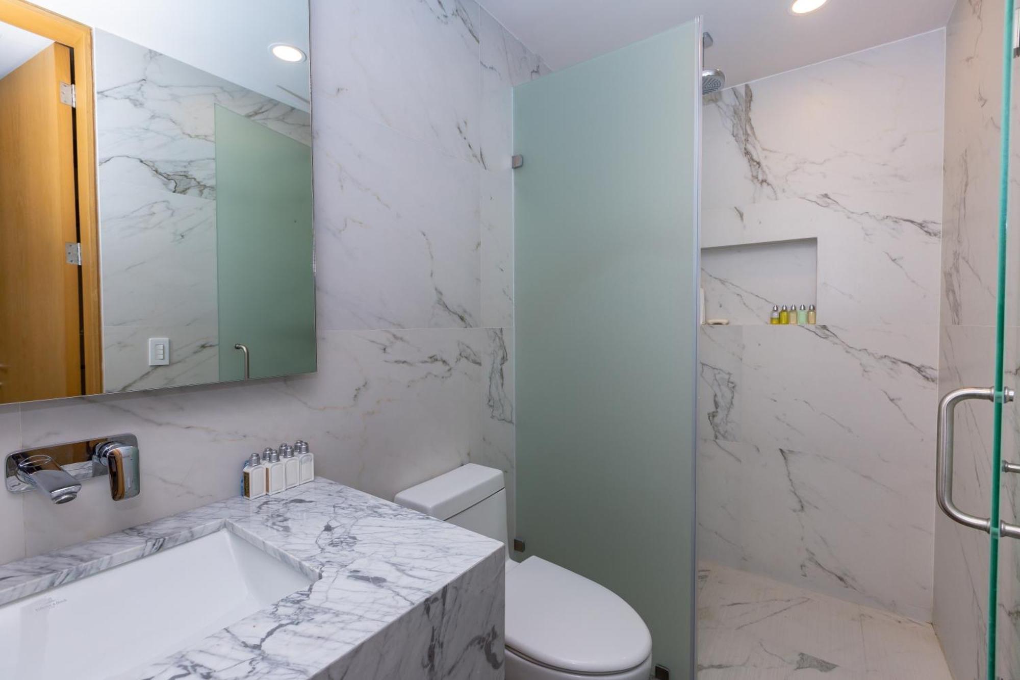 Ocean View Condo - Beach, Pool & Jacuzzi! Cancún Exterior foto